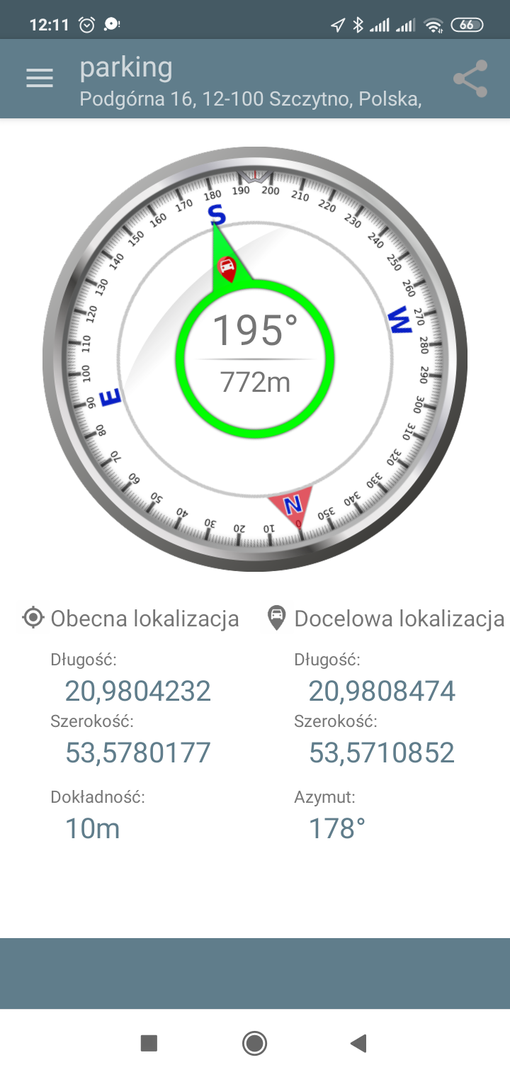 Kompas ze strzałką nawigacyjną wskazującą kierunek zapisanej lokalizacji